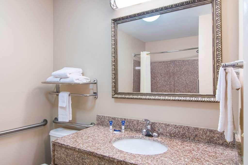Americas Best Value Inn - Мейбълтън Екстериор снимка