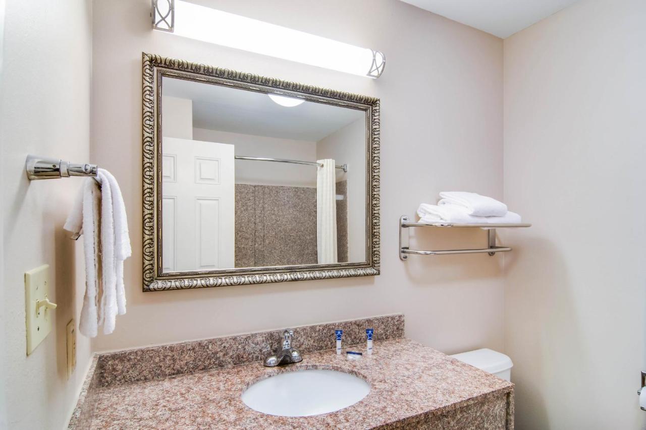 Americas Best Value Inn - Мейбълтън Екстериор снимка
